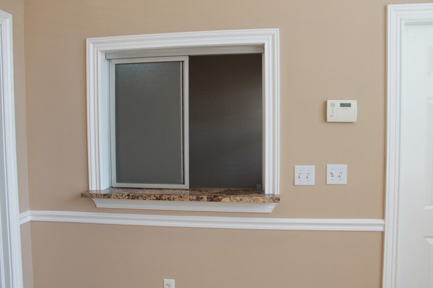 More Photos Of 6817 Southpoint Pky, Jacksonville Office For Sale