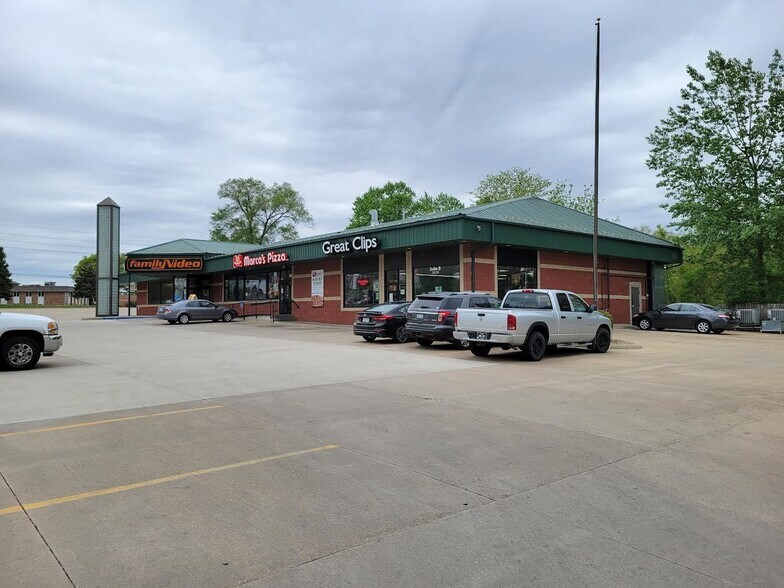 More Photos Of 3032 Ansborough Ave, Waterloo General Retail For Lease
