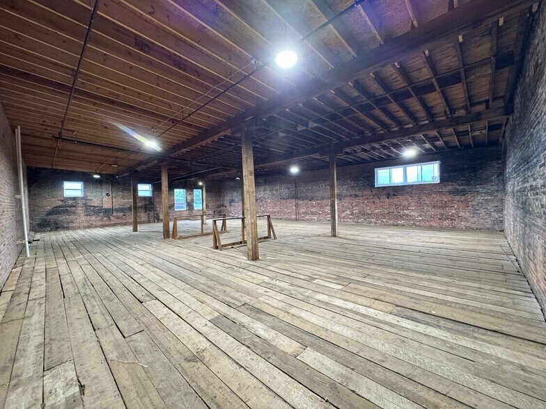 More Photos Of 1107 Paola St, Statesville Light Distribution For Sale