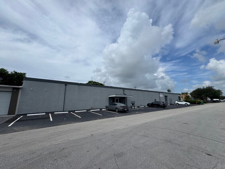 Primary Photo Of 52 SW 5th Ct, Pompano Beach Manufacturing For Lease