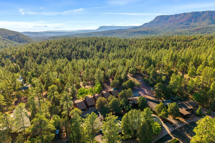 More Photos Of 1022 S Hunter Creek Dr, Payson Hotel For Sale