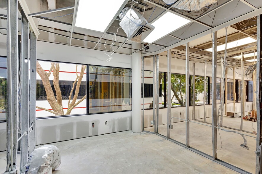 More Photos Of 5608 PGA Blvd, Palm Beach Gardens Medical For Lease