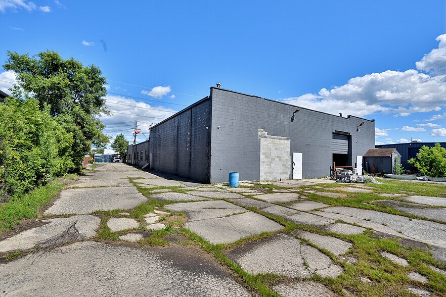 More Photos Of 12925 Auburn St, Detroit Warehouse For Sale