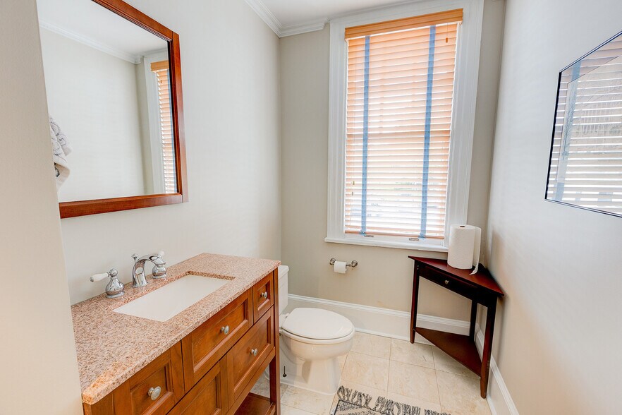 More Photos Of 400 W Pennsylvania Ave, Towson Office For Sale