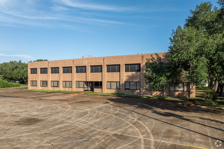 More Photos Of 3828 Hughes Ct, Dickinson Medical For Lease