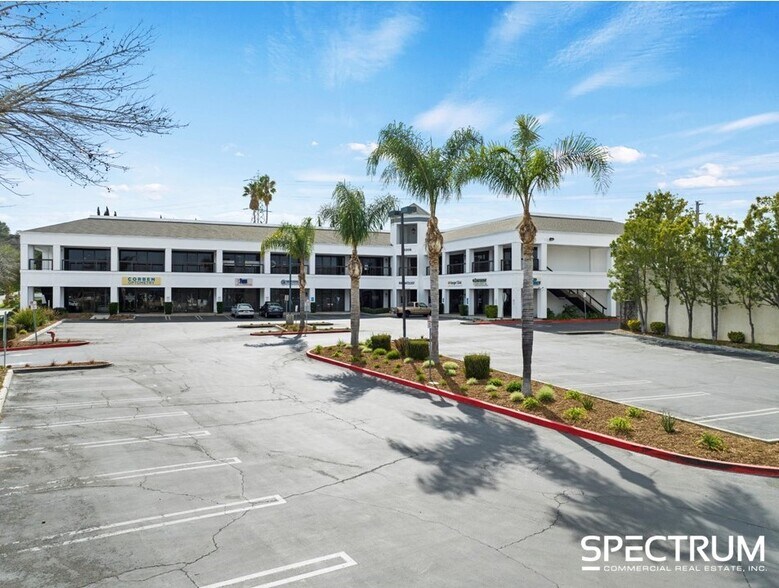 More Photos Of 23206 Lyons Ave, Santa Clarita Medical For Lease