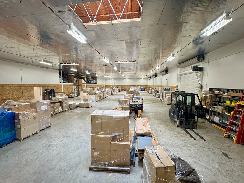 More Photos Of 566 Portal St, Cotati Showroom For Sale