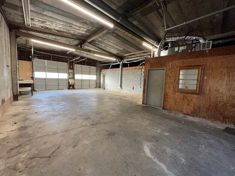 More Photos Of 6522 Landrum Ln, Union City Warehouse For Sale