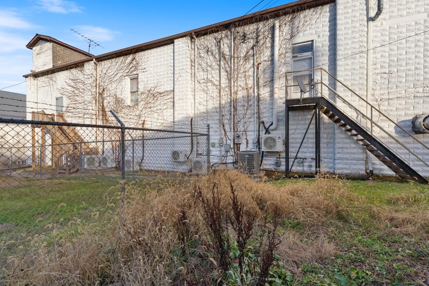 More Photos Of 114 N Church St, Waverly Loft Creative Space For Sale