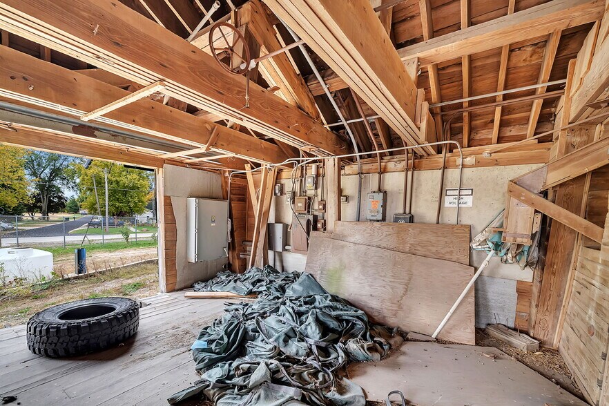 More Photos Of 604 South St, Mazon Warehouse For Sale