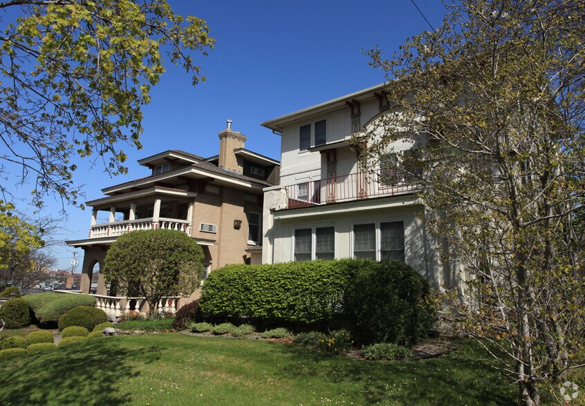 Primary Photo Of 1027-1029 E Genesee St, Syracuse Shelter For Sale