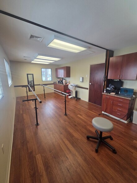 More Photos Of 90 N Claude a Lord Blvd, Pottsville Storefront Retail Office For Sale