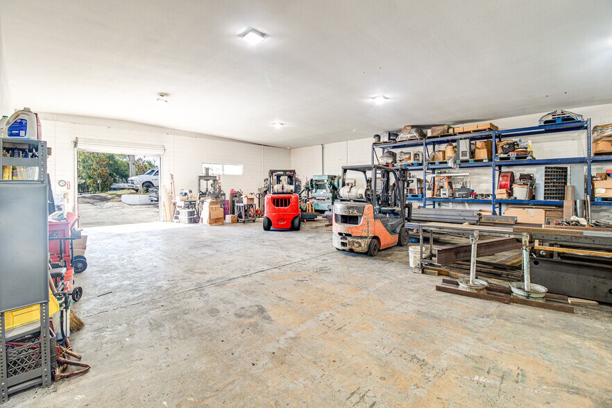 More Photos Of 103 Highland St, Orange City Warehouse For Sale