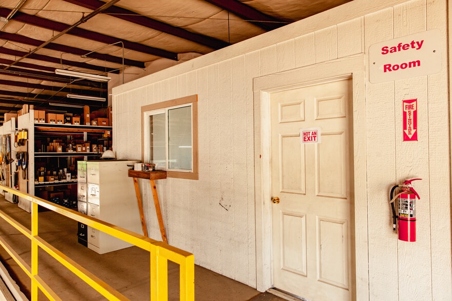More Photos Of 3448 N Huetter Rd, Post Falls Office For Sale