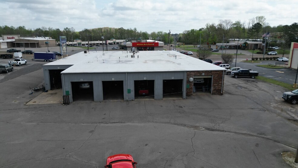 More Photos Of 1034 Mineral Wells Ave, Paris General Retail For Sale