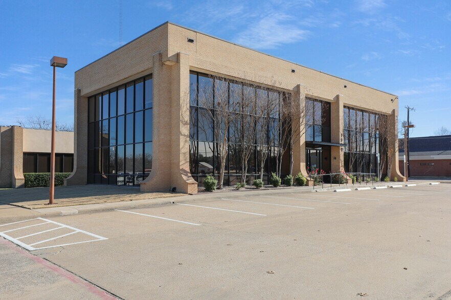 More Photos Of 1916 Avenue K, Plano Office For Sale