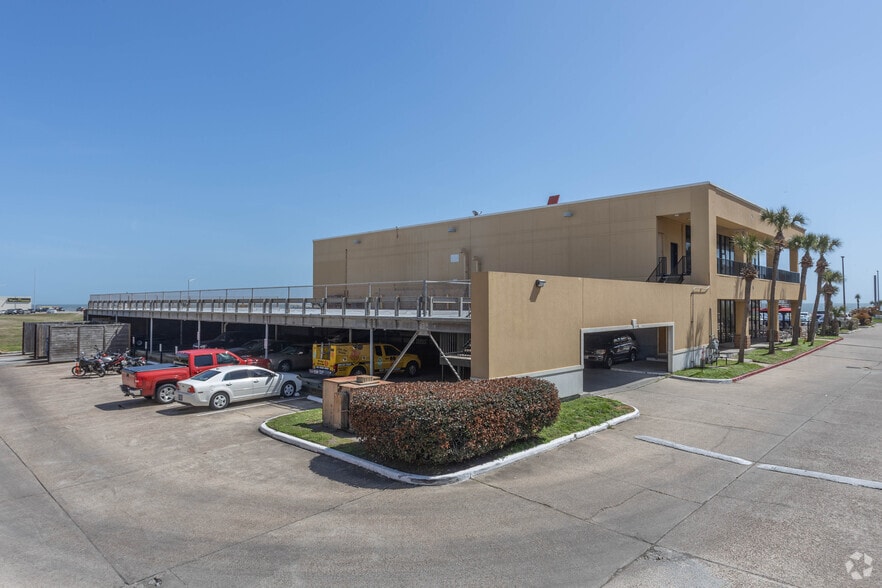 More Photos Of 4908-4920 Seawall Blvd, Galveston Restaurant For Lease