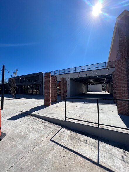 More Photos Of 140 E 5th St, Edmond Unknown For Lease