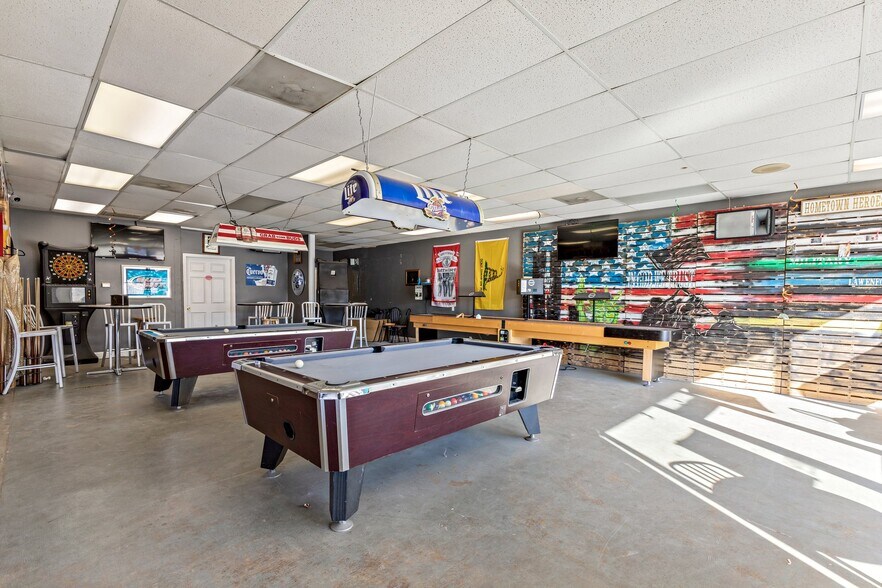 More Photos Of 516-522 Benham St, Bonne Terre Office For Lease