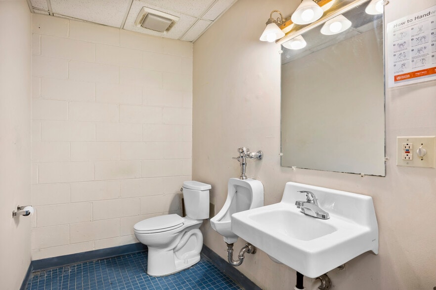 More Photos Of 433 N Pearl St, Albany Warehouse For Sale