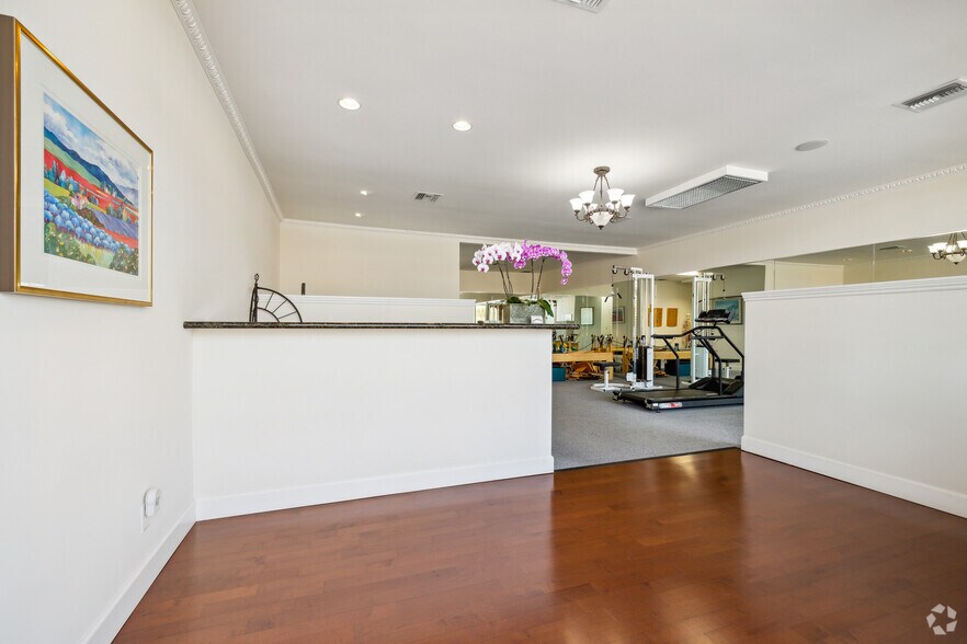 More Photos Of 1160 El Camino Real, San Carlos Office For Sale