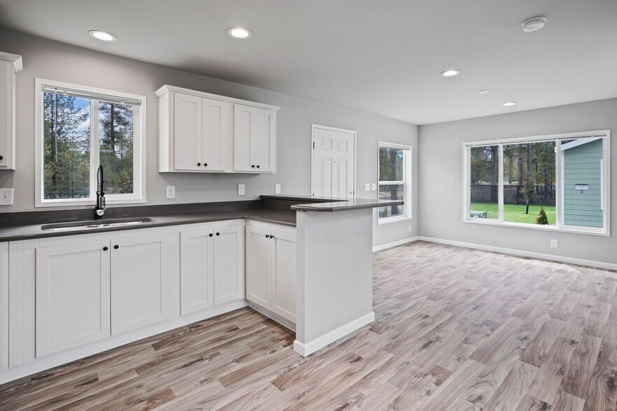 More Photos Of 52663 Drafter Rd, La Pine Manufactured Housing Mobile Home Park For Sale