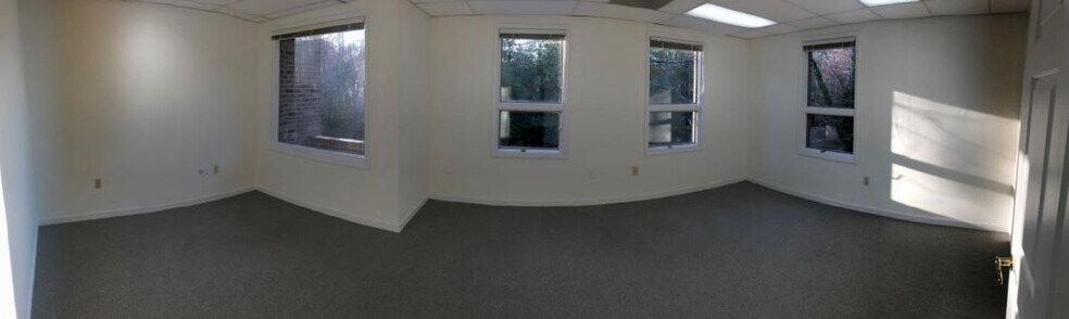More Photos Of 1321 Jamestown Rd, Williamsburg Office For Lease