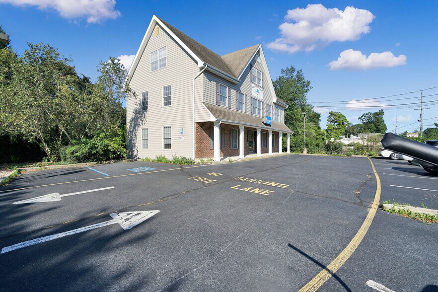 More Photos Of 426 Herbertsville Rd, Brick Office Residential For Sale