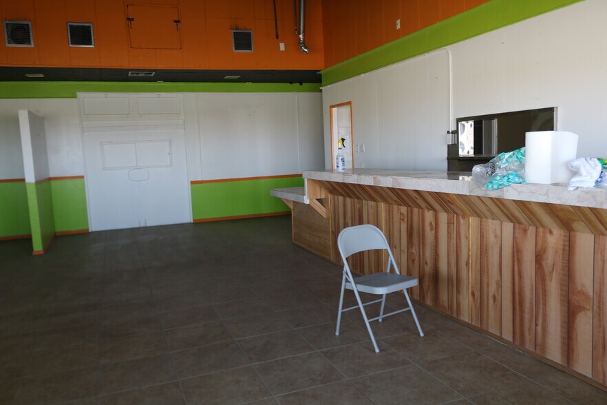 More Photos Of 13118 Pearblossom Hwy, Pearblossom Service Station For Sale