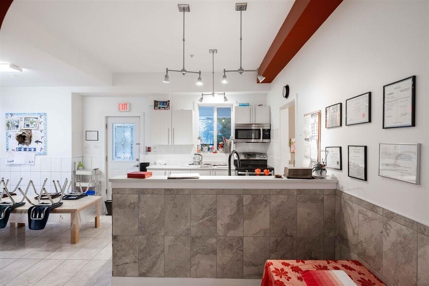 More Photos Of 4355 Granville St, Vancouver Schools For Sale