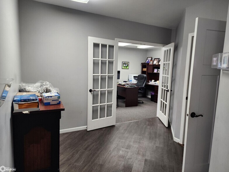 More Photos Of 106 E 7th St, Atlantic Office For Sale