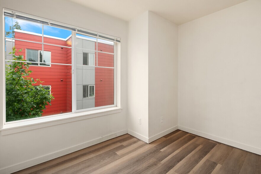 More Photos Of 4218 Pasadena Pl NE, Seattle Apartments For Sale
