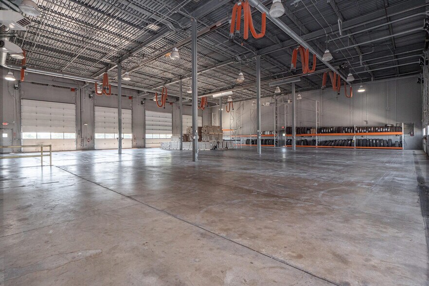 More Photos Of 1116 W County Road 450 N, Brazil Truck Terminal For Lease