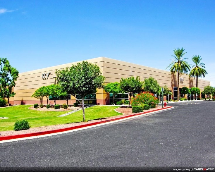 More Photos Of 1595 N 113th Ave, Avondale Showroom For Lease