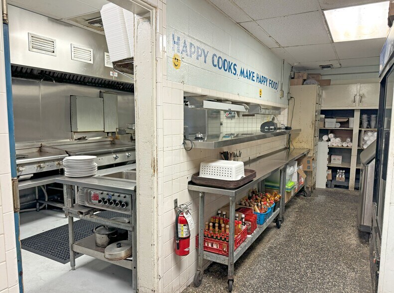 More Photos Of 1403 N Navarro St, Victoria Restaurant For Sale