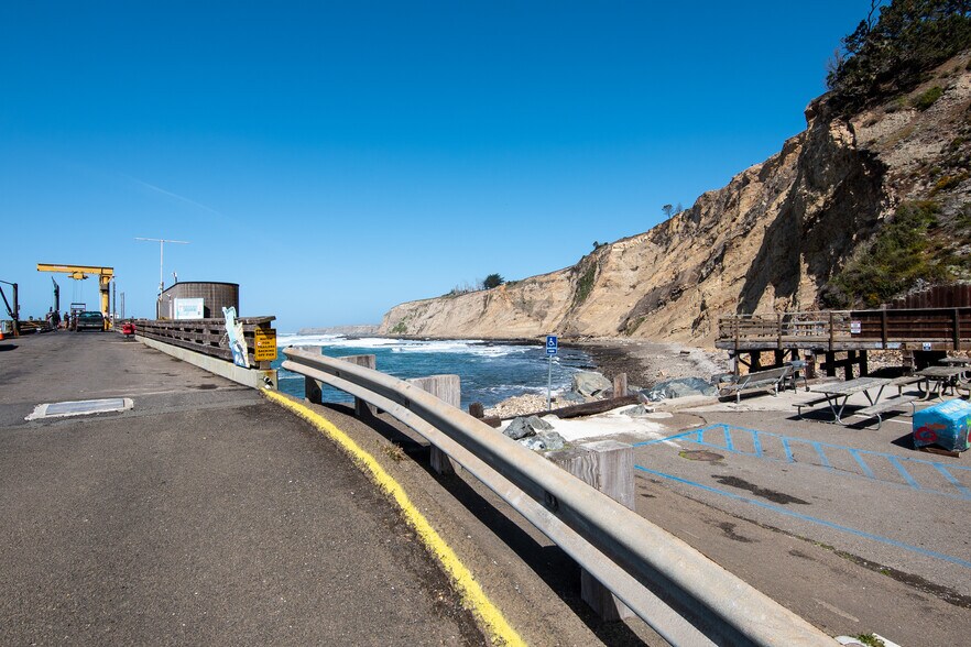 More Photos Of 810 Port Road, Point Arena Restaurant For Sale