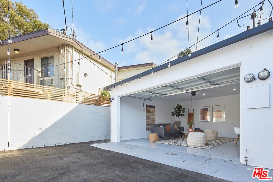 More Photos Of 2818 Abbot Kinney Blvd, Venice Apartments For Sale