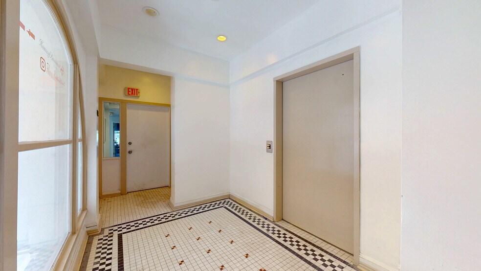 More Photos Of 68 Center St, Waterbury Storefront Retail Residential For Sale