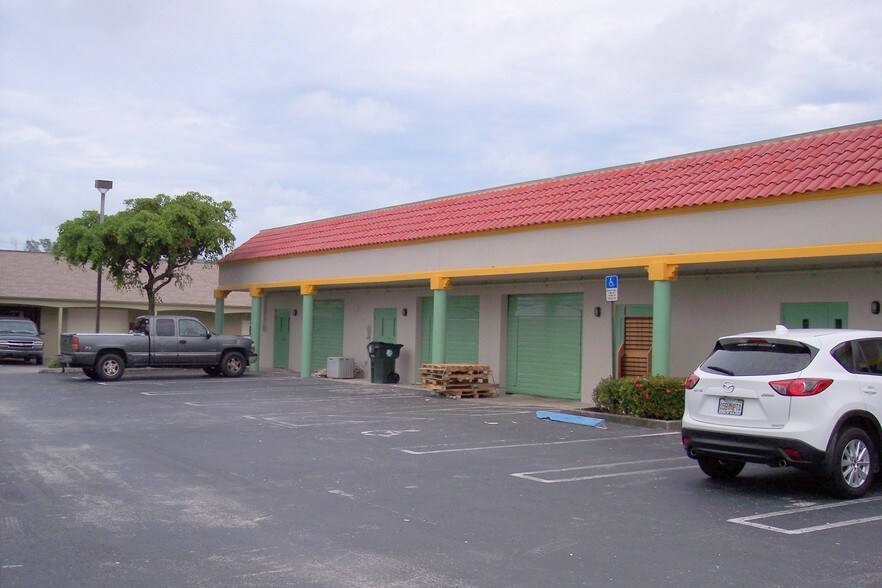 More Photos Of 2940 Commerce Park Dr, Boynton Beach Manufacturing For Lease