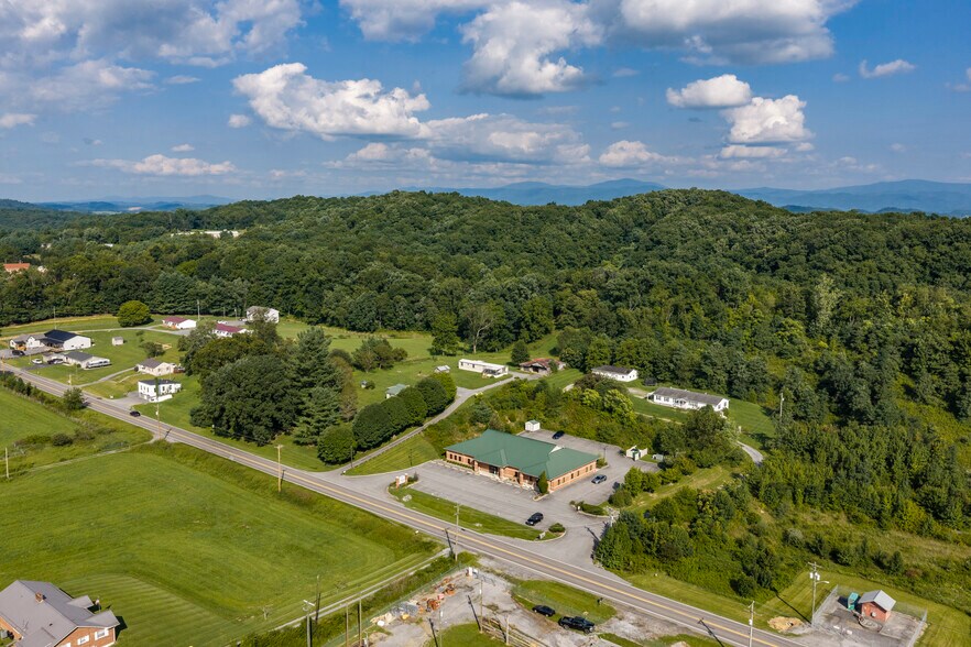 More Photos Of 26208 Lee Hwy, Abingdon Medical For Lease
