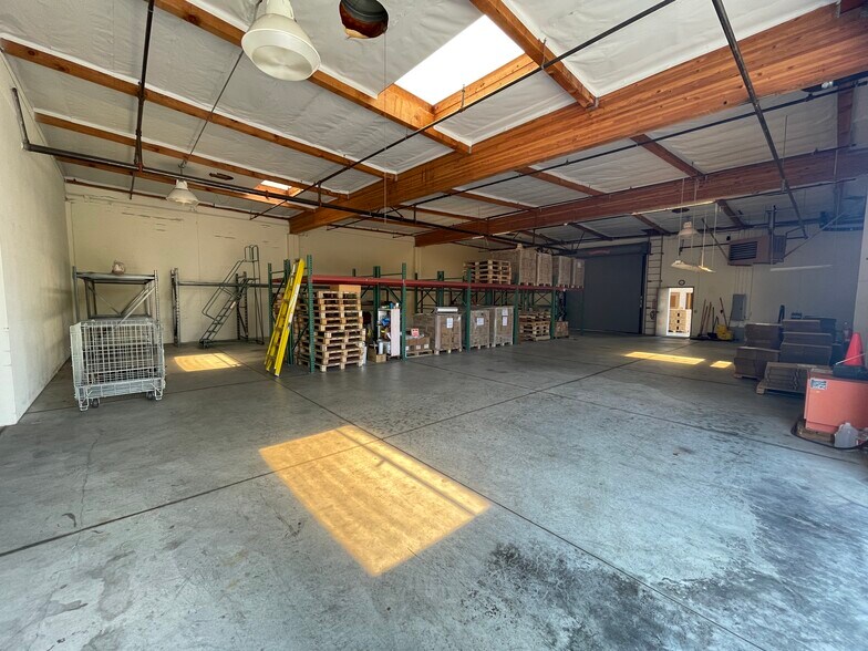 More Photos Of 943 N Shoreline Blvd, Mountain View Light Manufacturing For Sale