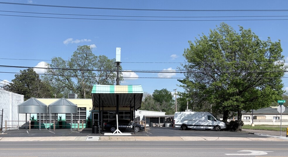 Primary Photo Of 4225 S Peoria Ave, Tulsa Freestanding For Sale