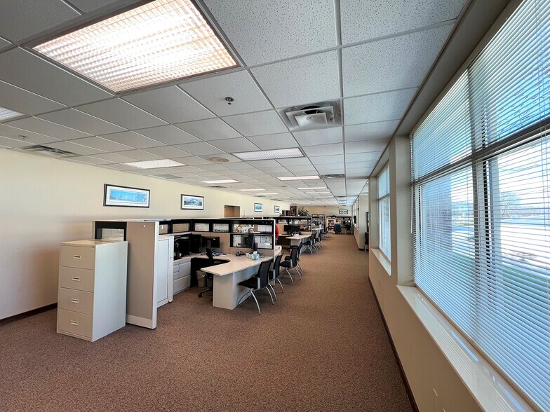 More Photos Of 110 Capital Dr, Knoxville Office For Sale