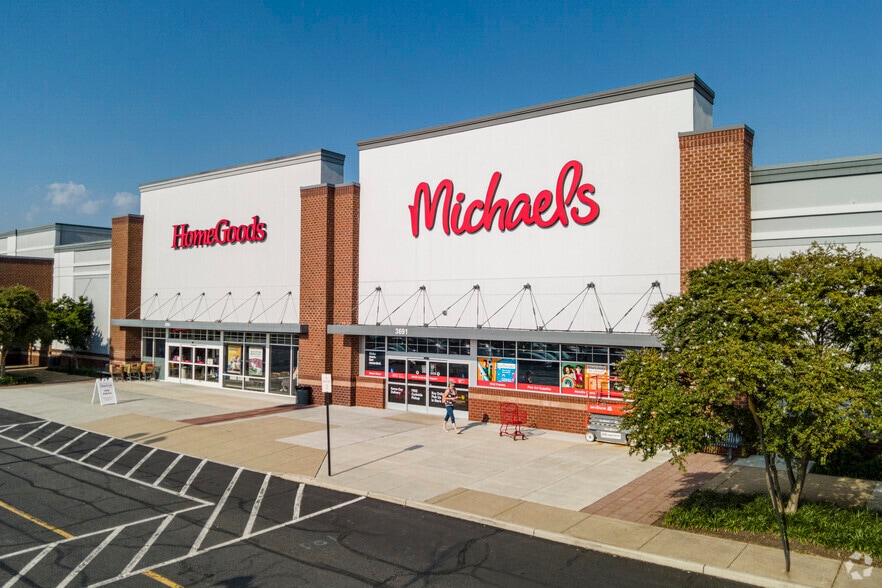 More Photos Of 3101-3551 Richmond Hwy, Alexandria Unknown For Lease