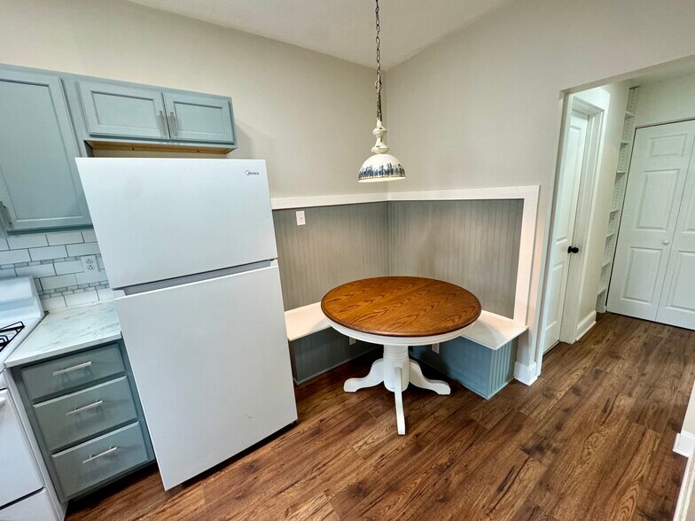 More Photos Of 246 5th St NW, Barberton Apartments For Sale