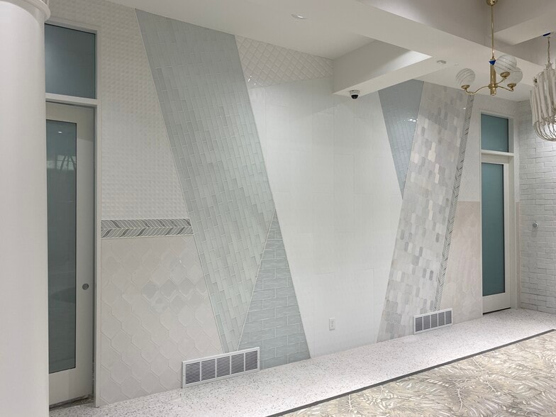 More Photos Of 2435 S Highland Dr, Salt Lake City General Retail For Lease