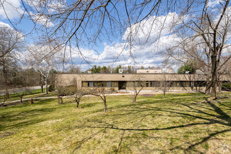 More Photos Of 1 Bouchard St, Manchester Manufacturing For Sale