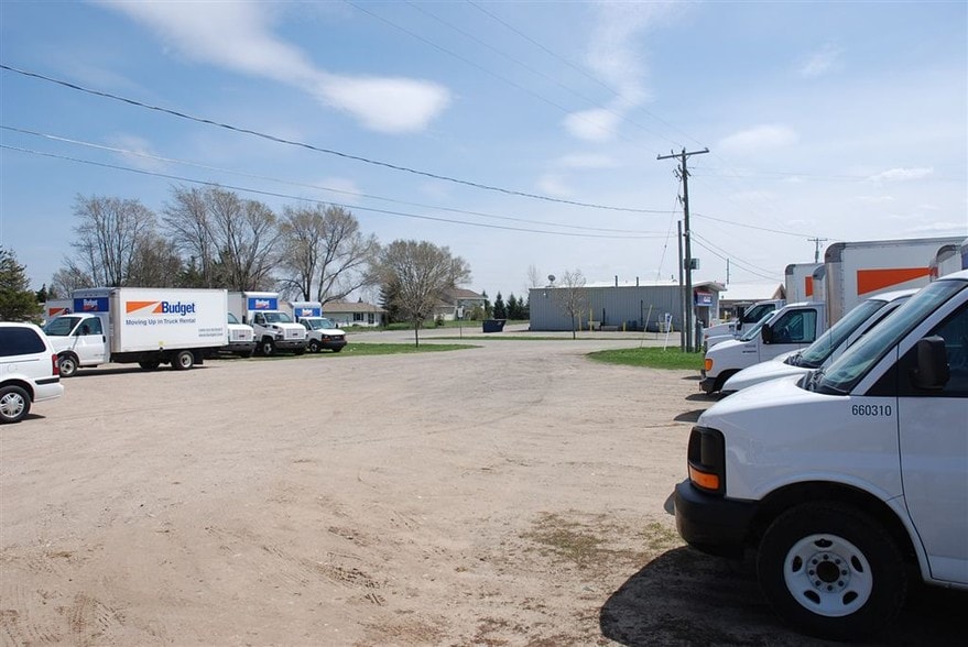 More Photos Of 305 US Highway 31 S, Traverse City Storefront Retail Office For Lease