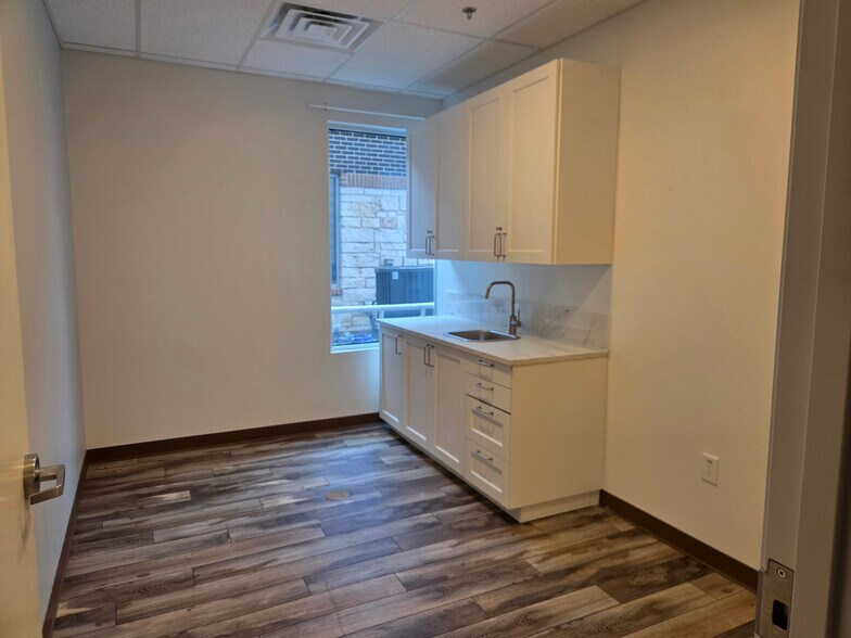 More Photos Of 25663 Smotherman Rd, Frisco Office For Lease