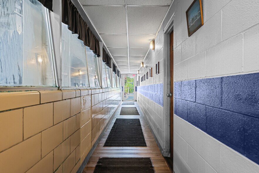 More Photos Of 44 E Harrison St, Alliance Carwash For Sale